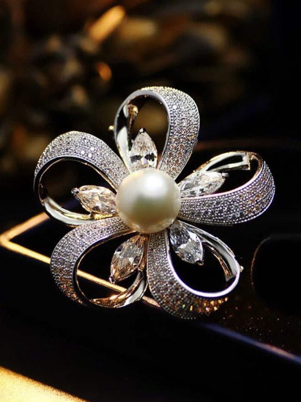 2-in-1 Pearl Brooch & Scarf Clip Set – Elegant Rhione Flower Wreath Pins
